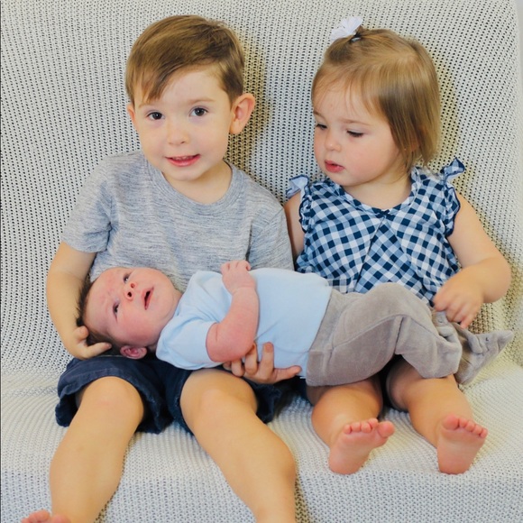 Meet your Posher, Beth - Picture 2 of 2